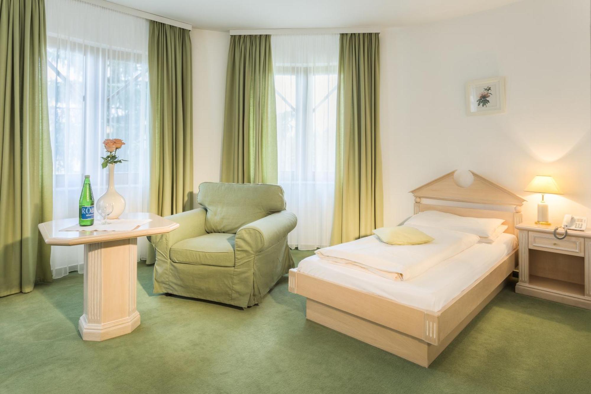Kurhotel Leonardo Hoheneich Kamer foto